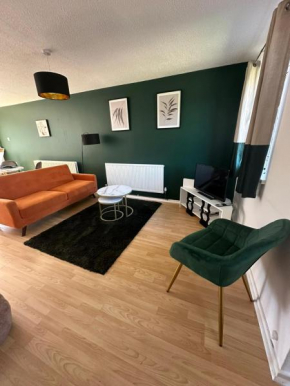 Cosy, Conveniently Located House by Dwell Haven - Close to Cardiff centre